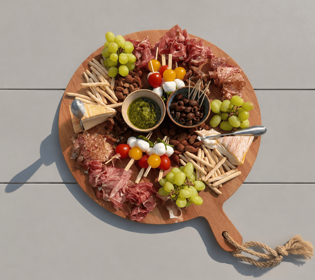 Vers gebakken ambachtelijke pizza uit de houtoven